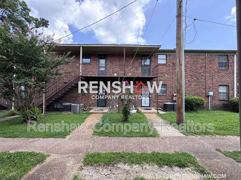 Apartment for rent at 3222 Thirteen Colony Mall 2B, Memphis, TN 38115