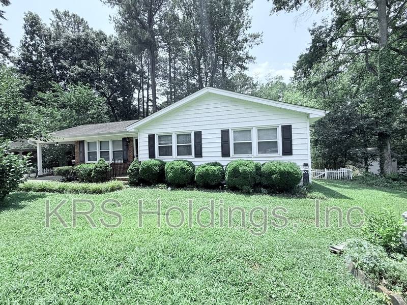House for rent at 715 White Oak Dr, Cary, NC 27513