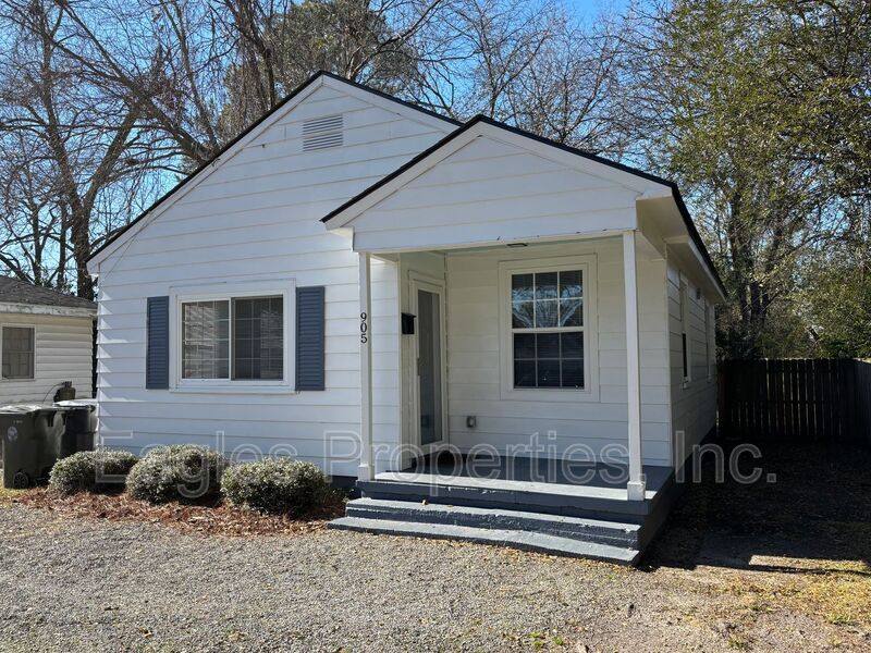 House for rent at 905 N Pineview Ave, Goldsboro, NC 27530