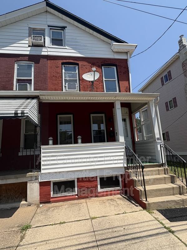 House for rent at 32 Dresden Ave, Trenton, NJ 08610