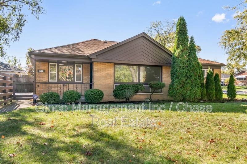 House for rent at 17135 Highland Ave, Hazel Crest, IL 60429