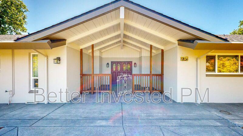 House for rent at 475 Country Club Dr, Santa Rosa, CA 95401