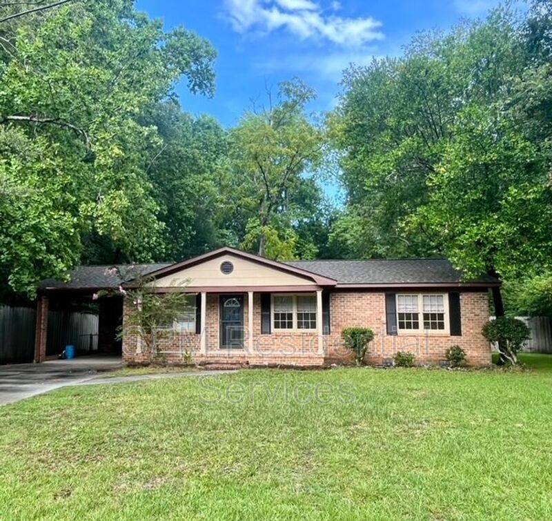 House for rent at 228 Huntington Rd, Wilmington, NC 28403