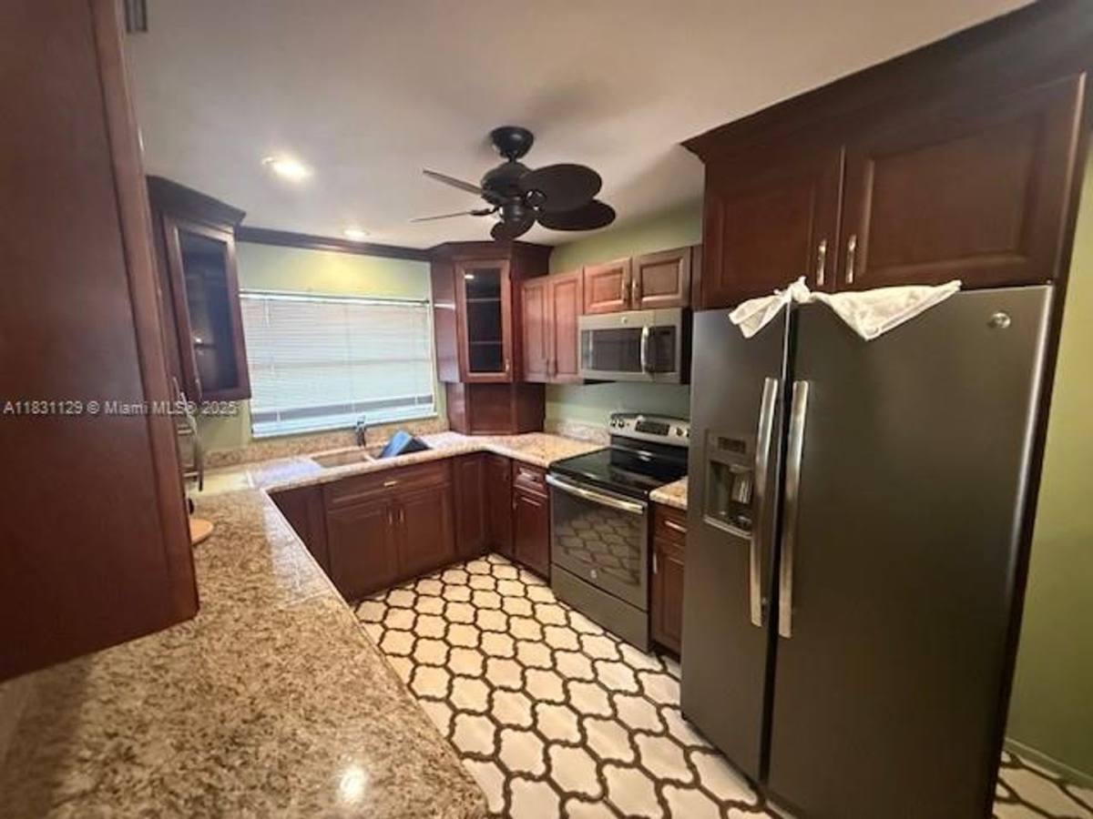 Townhouse for rent at 9106 Limetree Lane #174, Hollywood, FL 33024