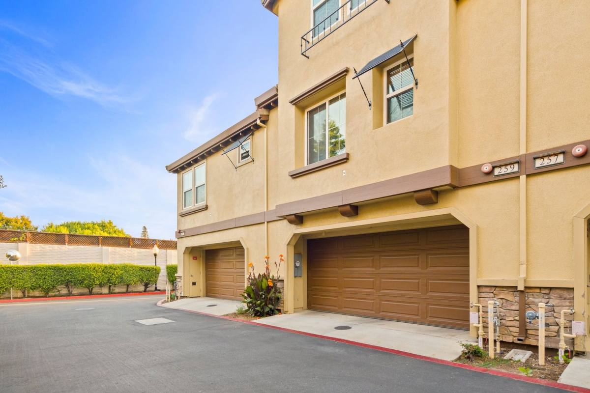 Townhouse for rent at 259 Ficus Terrace, Sunnyvale, CA 94086