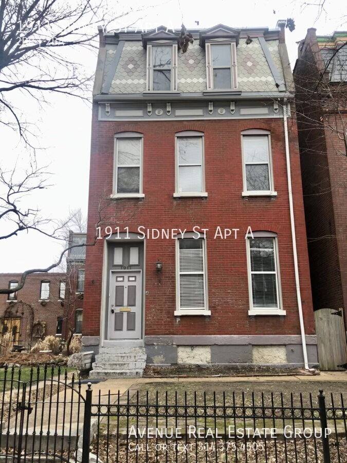Townhouse for rent at 1911 Sidney St #A, Saint Louis, MO 63104