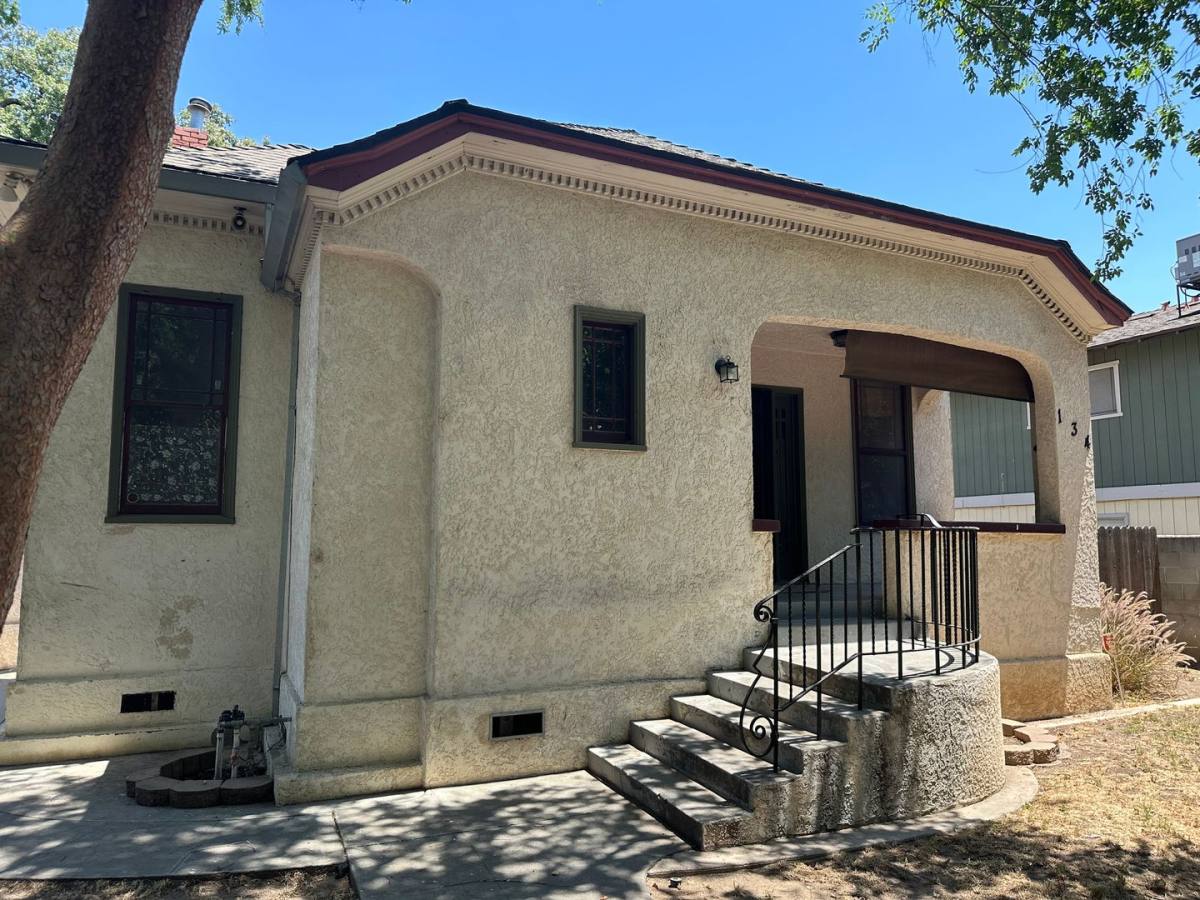 House for rent at 134 N College Ave, Fresno, CA 93701