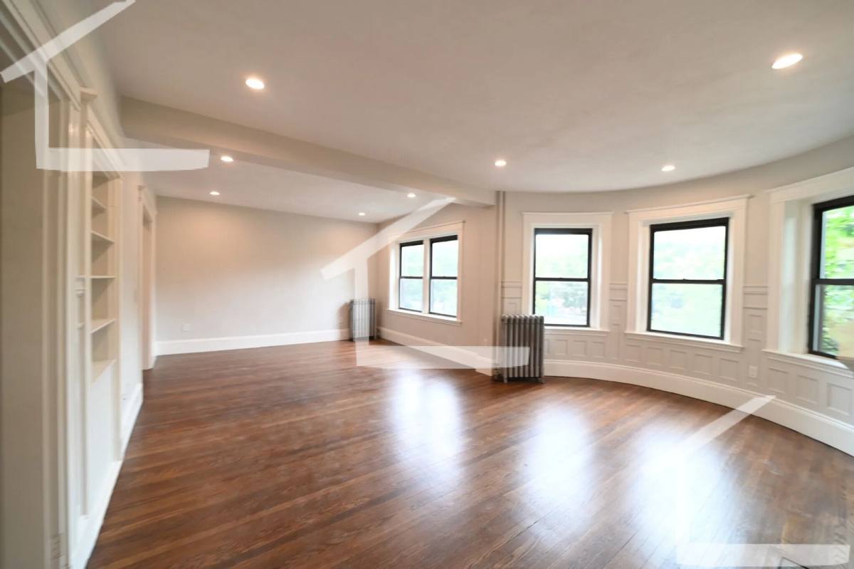 Apartment for rent at 1857 Beacon St #A1, Brookline, MA 02445