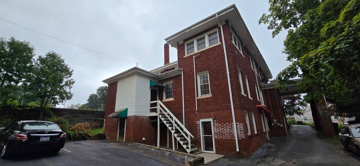 Apartment for rent at 643 Holly Ave NW, Winston Salem, NC 27101