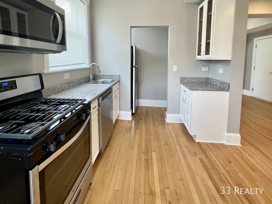 Apartment for rent at 123 Clinton St #1X, Oak Park, IL 60302