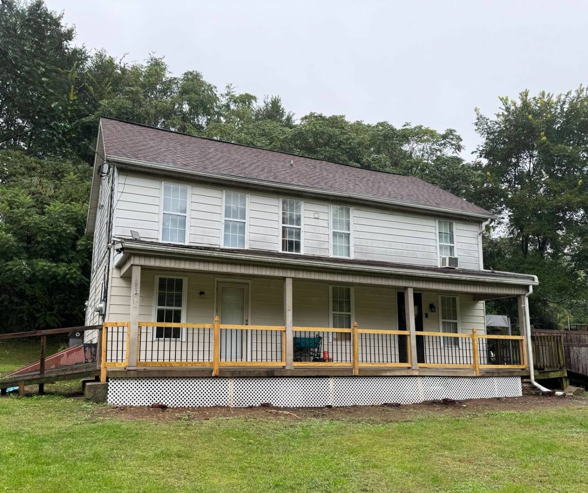 House for rent at 185 Burkholder Rd, Red Lion, PA 17356