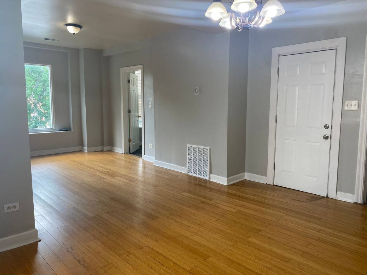 Apartment for rent at 4429 W Adams St, Chicago, IL 60624