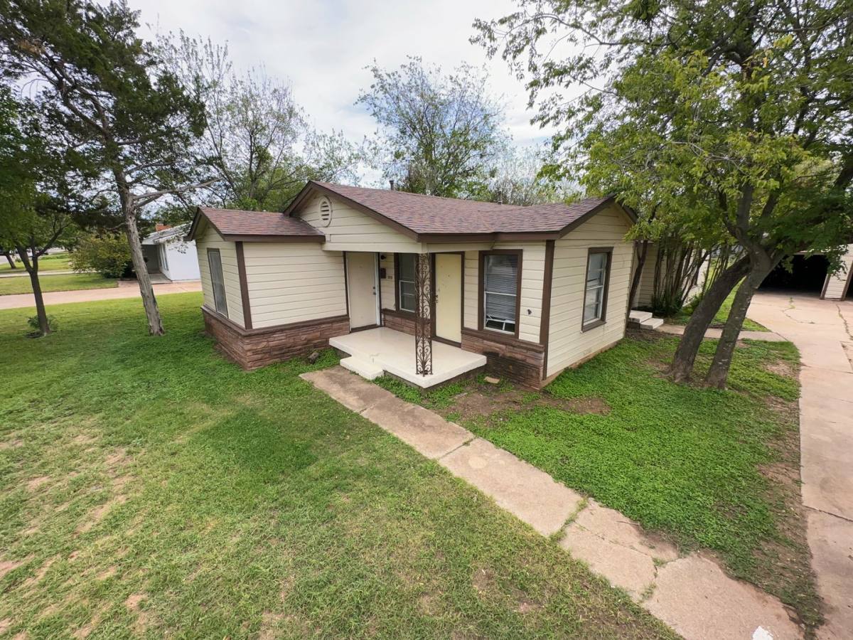 Apartment for rent at 557 559 En 21st, Abilene, TX 79601
