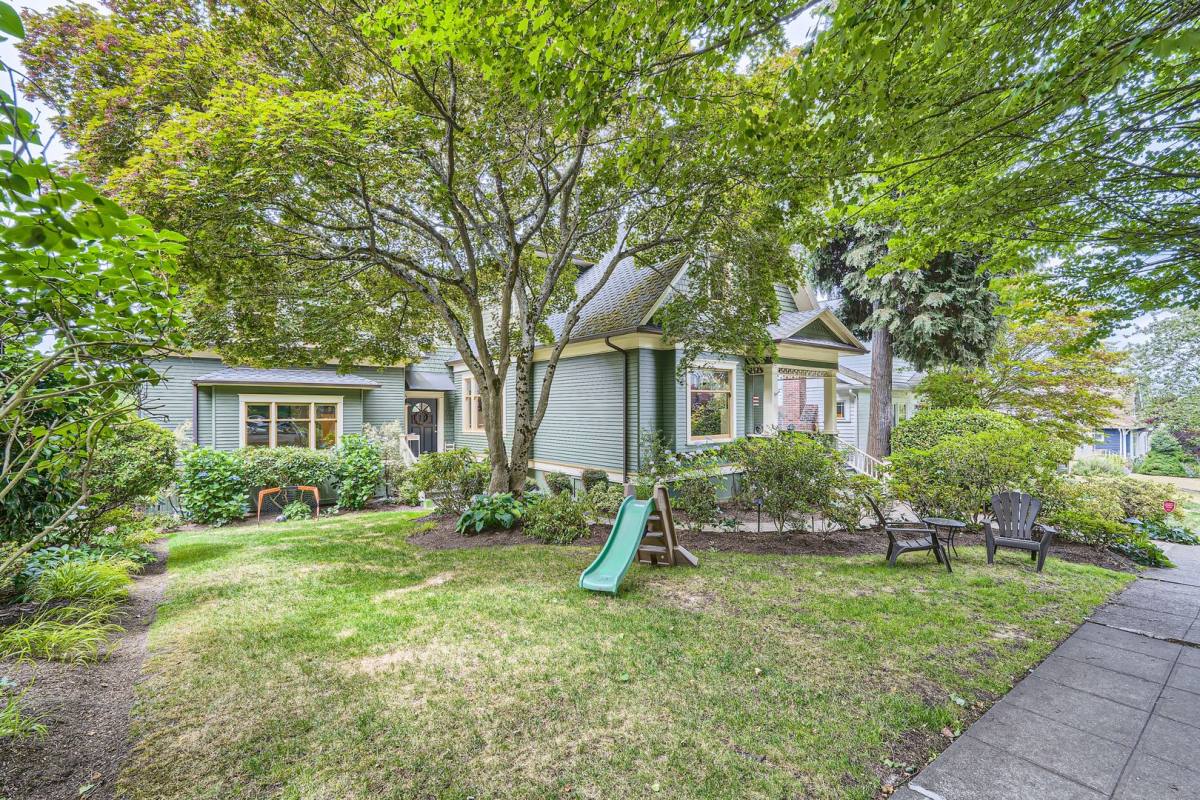 House for rent at 1917 4th Ave W, Seattle, WA 98119