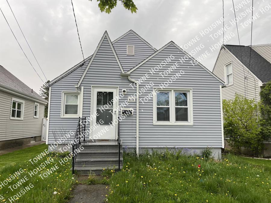 House for rent at 469 22nd St, Niagara Falls, NY 14303