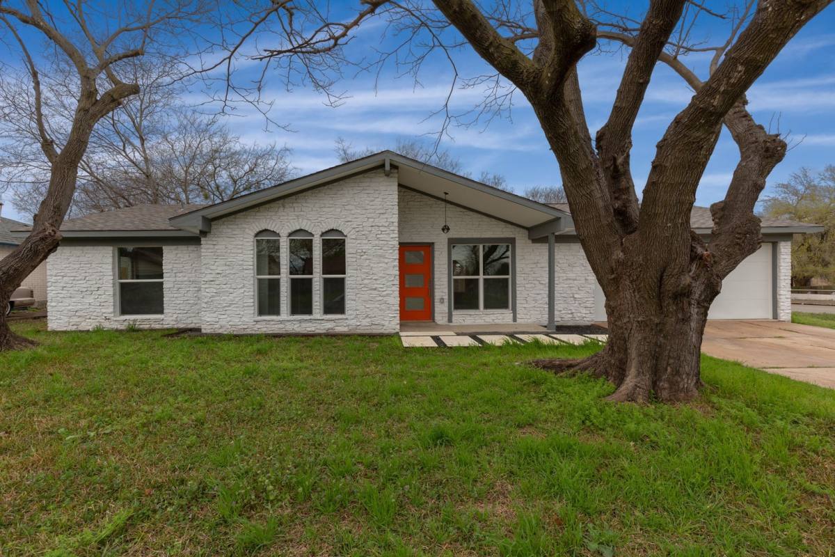 House for rent at 9010 Hunters Trace, Austin, TX 78758