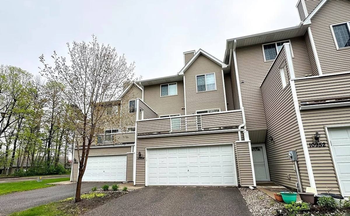Townhouse for rent at 10954 Johnson St NE, Minneapolis, MN 55434