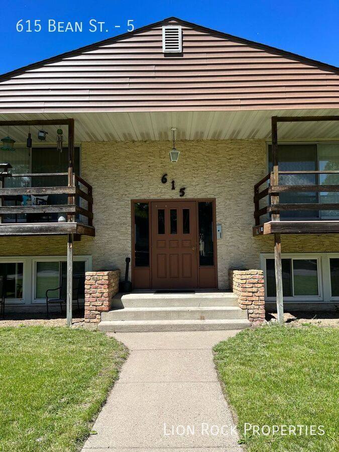 Apartment for rent at 615 Bean St #5, Anoka, MN 55303