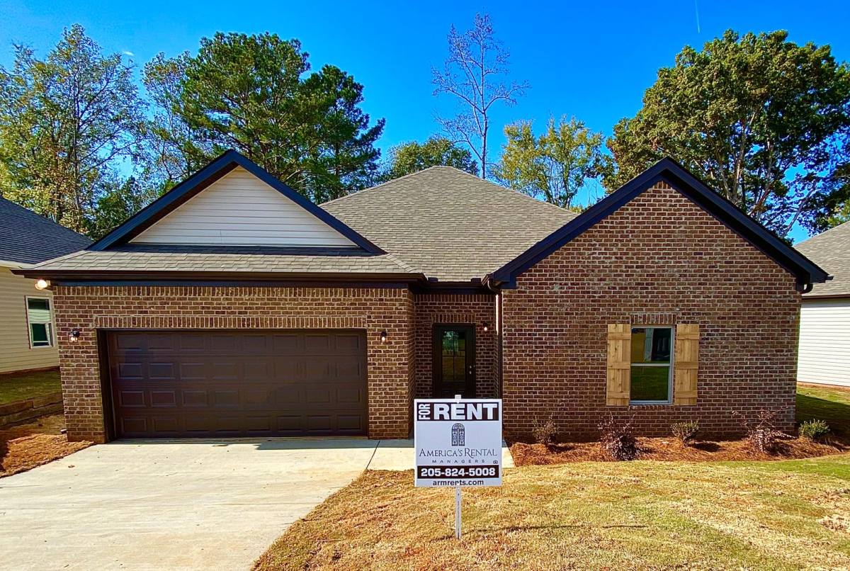 House for rent at 601 Andrew Dr, Weaver, AL 36277