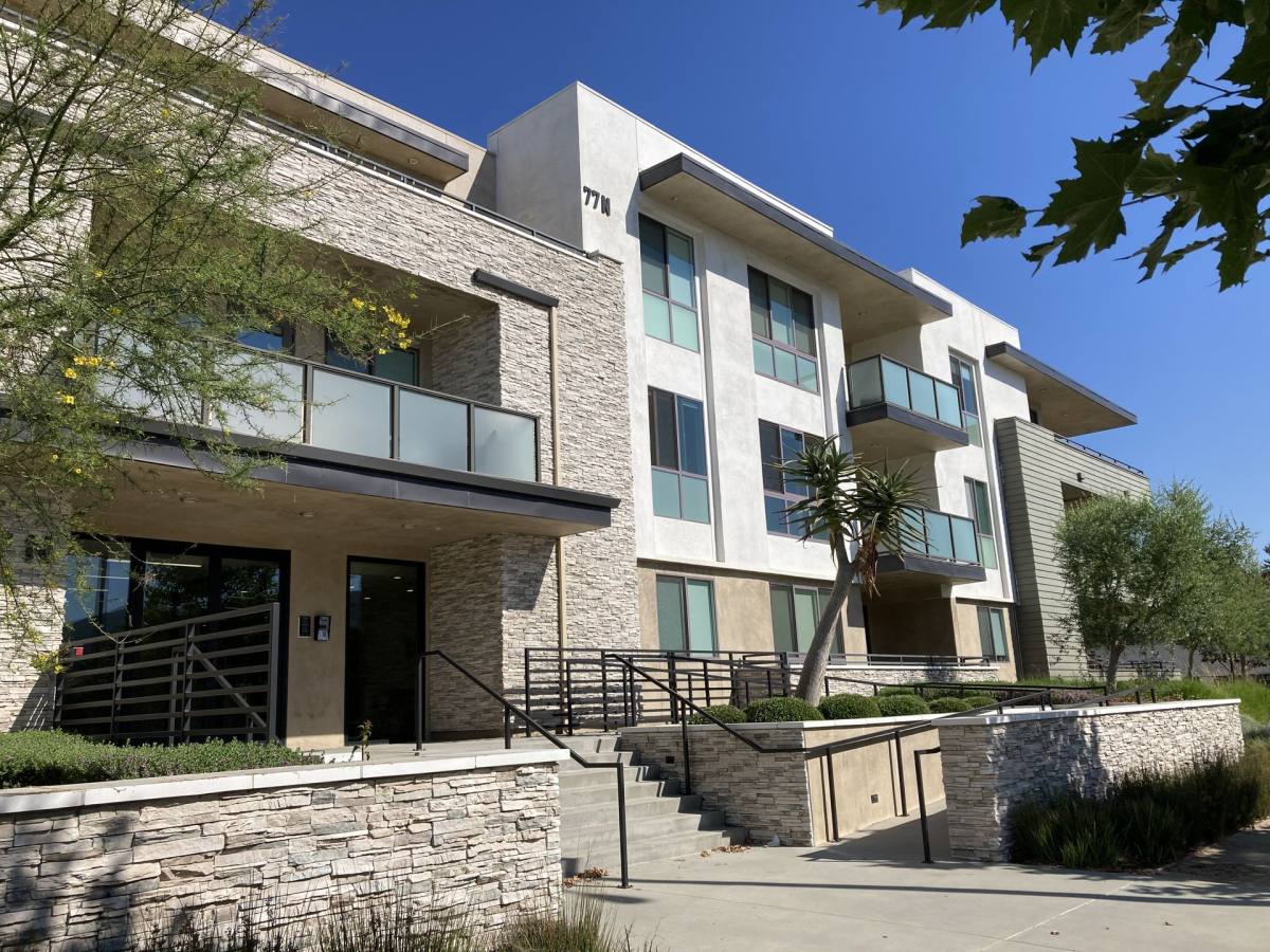 Apartment for rent at 77 N Conejo School Rd, Thousand Oaks, CA 91362