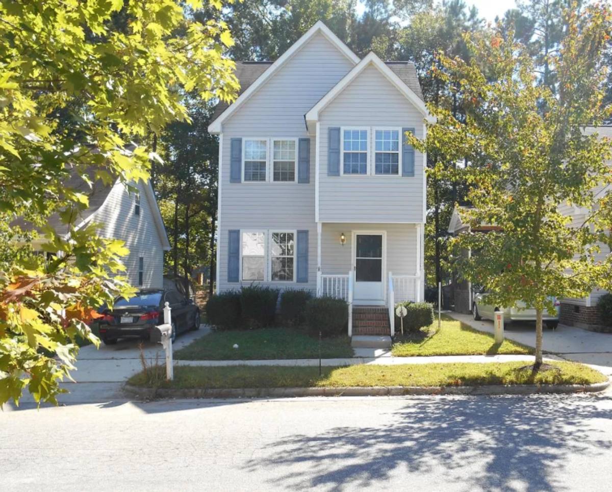 House for rent at 105 Cross Hill Lane, Holly Springs, NC 27540