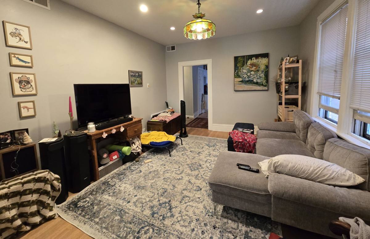 Apartment for rent at 2118 W Fletcher St #1, Chicago, IL 60618