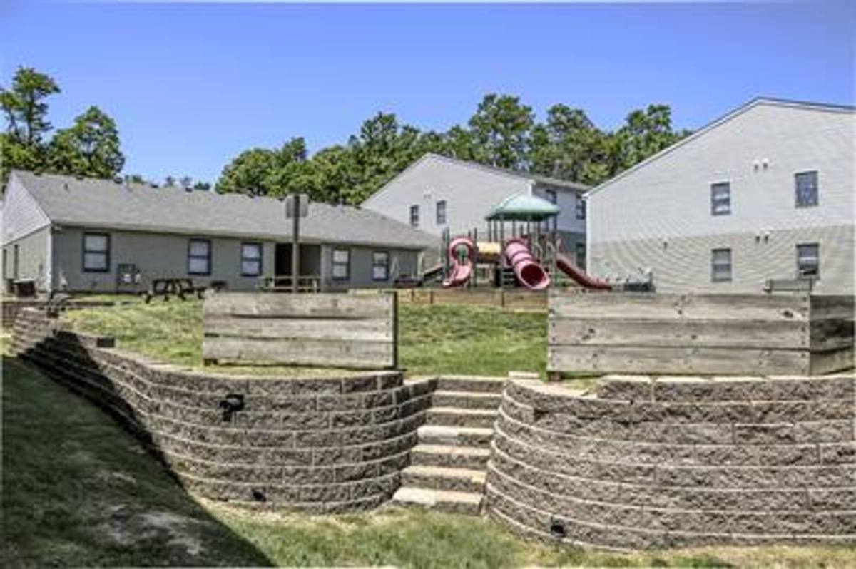 Apartment for rent at 150 W Lee St, La Grange, KY 40031
