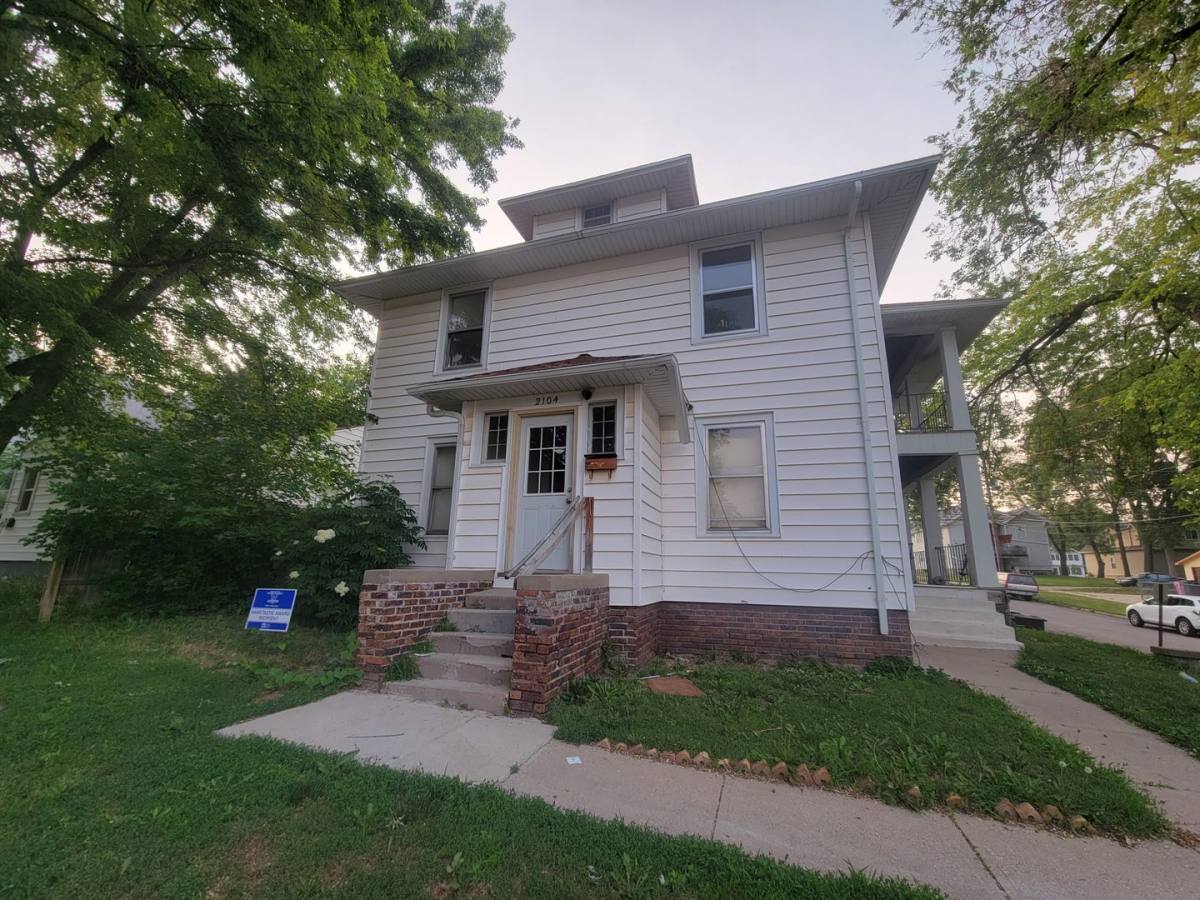 Apartment for rent at 403 21st St, Sioux City, IA 51104
