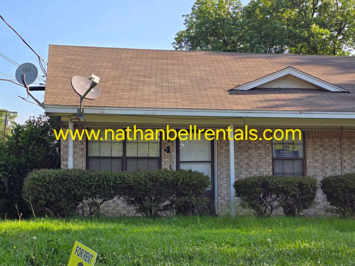 Apartment for rent at 1305 E Houston St, Paris, TX 75460