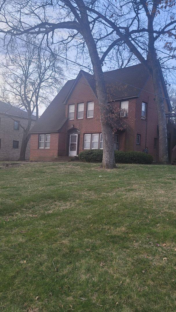 Apartment for rent at 5012 Ingersoll, Des Moines, IA 50312