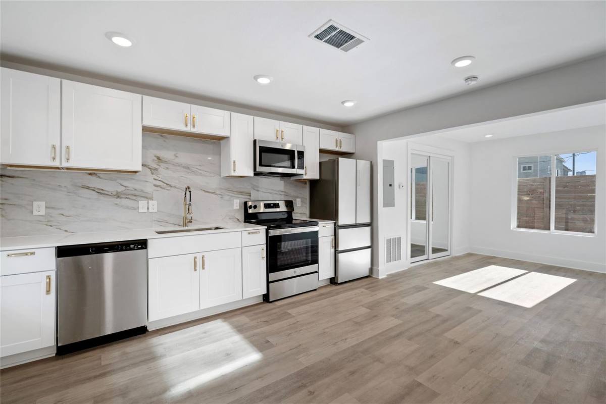 Apartment for rent at 5015 San Jacinto, Dallas, TX 75204