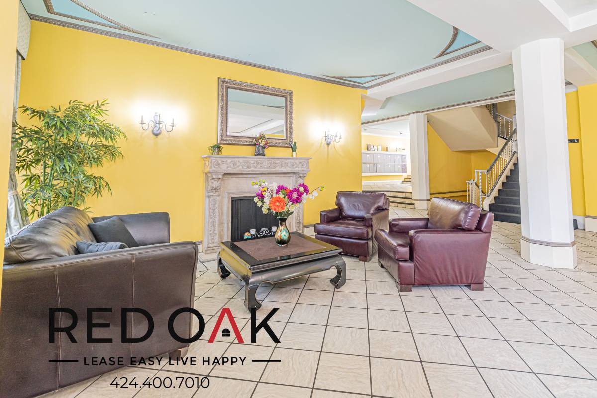 Condo for rent at 5640 Franklin Ave #302, Los Angeles, CA 90028