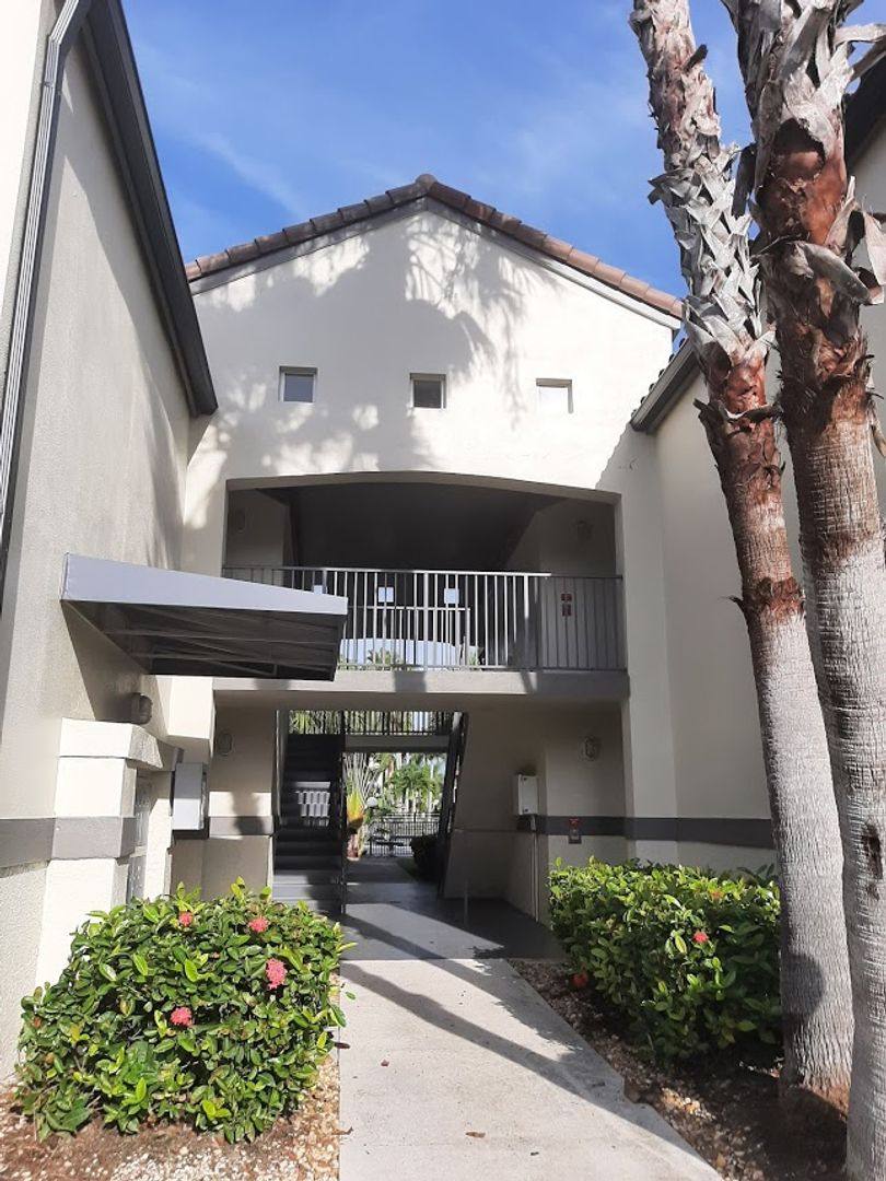 Condo for rent at 3405 Winkler Ave Extension, Fort Myers, FL 33916
