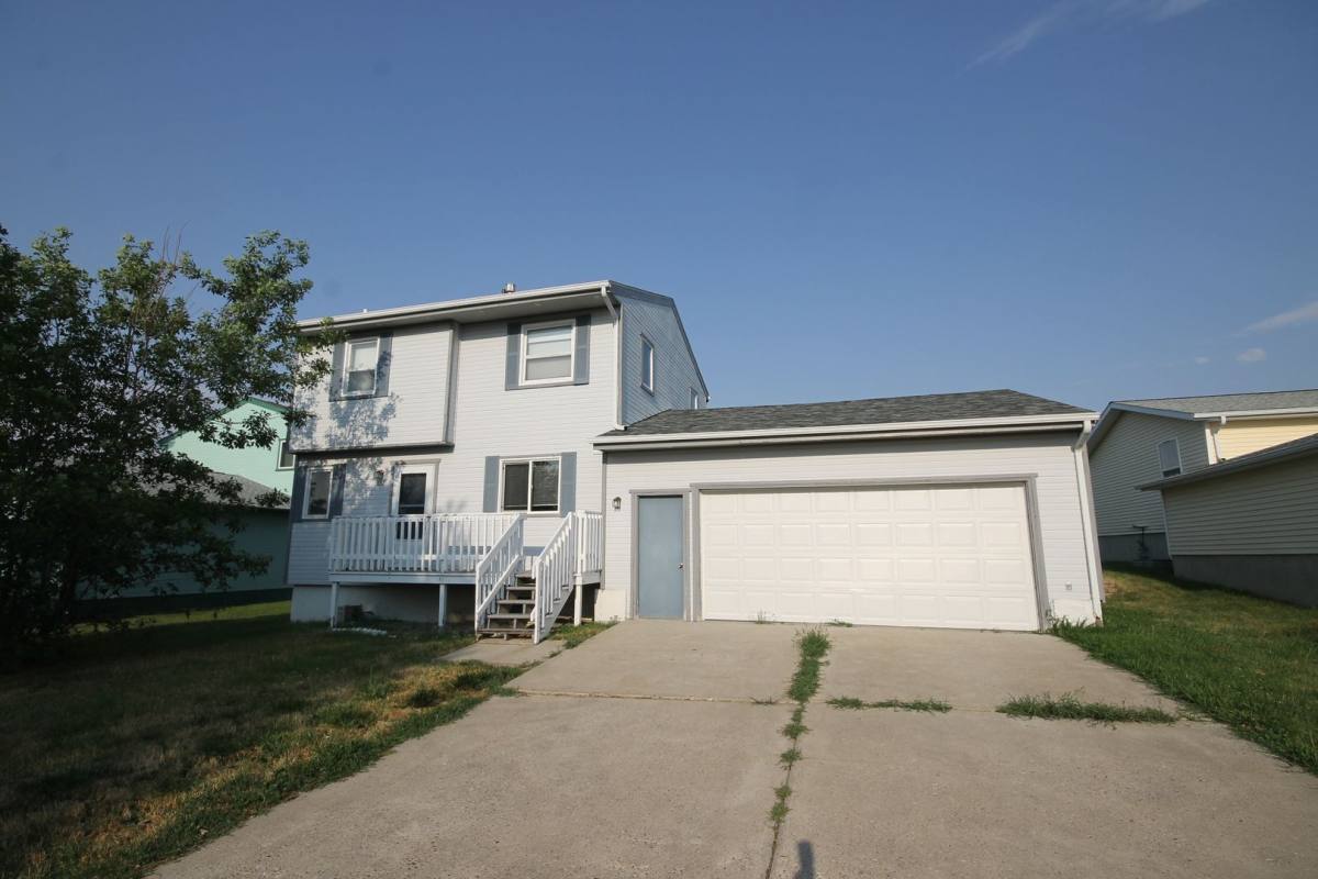House for rent at 631 Riverwood Court, Great Falls, MT 59405