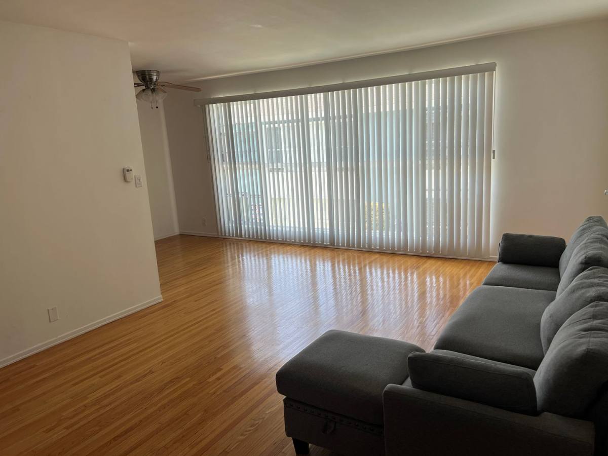 Apartment for rent at 540 San Vicente Blvd, Santa Monica, CA 90402