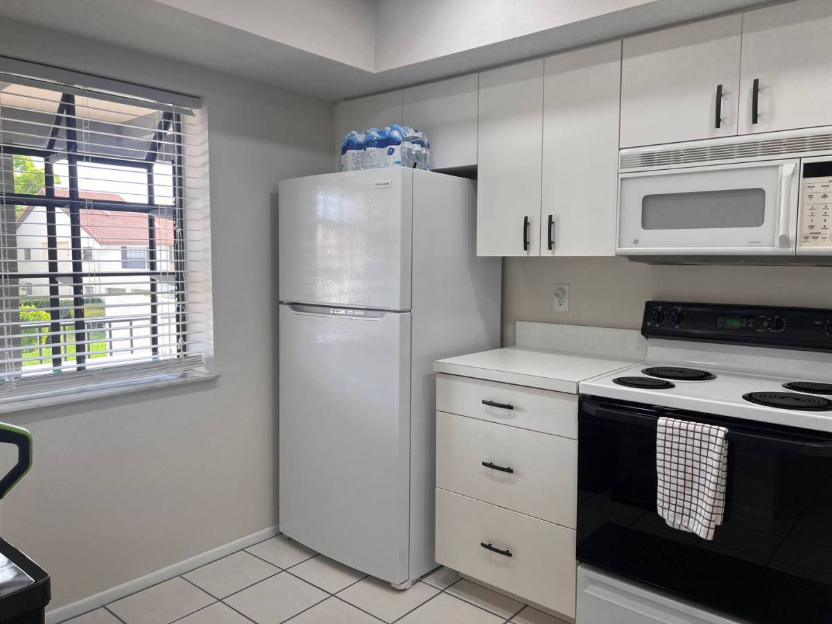 Townhouse for rent at 748 Avenida Estancia, Venice, FL 34292