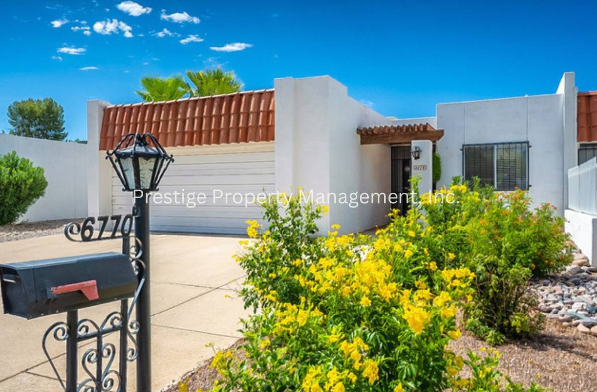 Townhouse for rent at 6770 E Calle De Oro, Tucson, AZ 85715