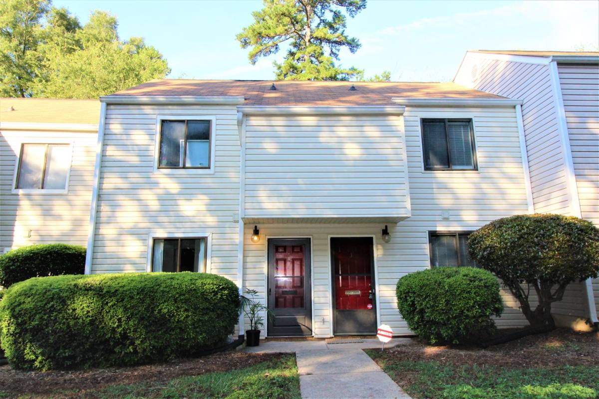 Townhouse for rent at 951 Hollywood St, Charlotte, NC 28211