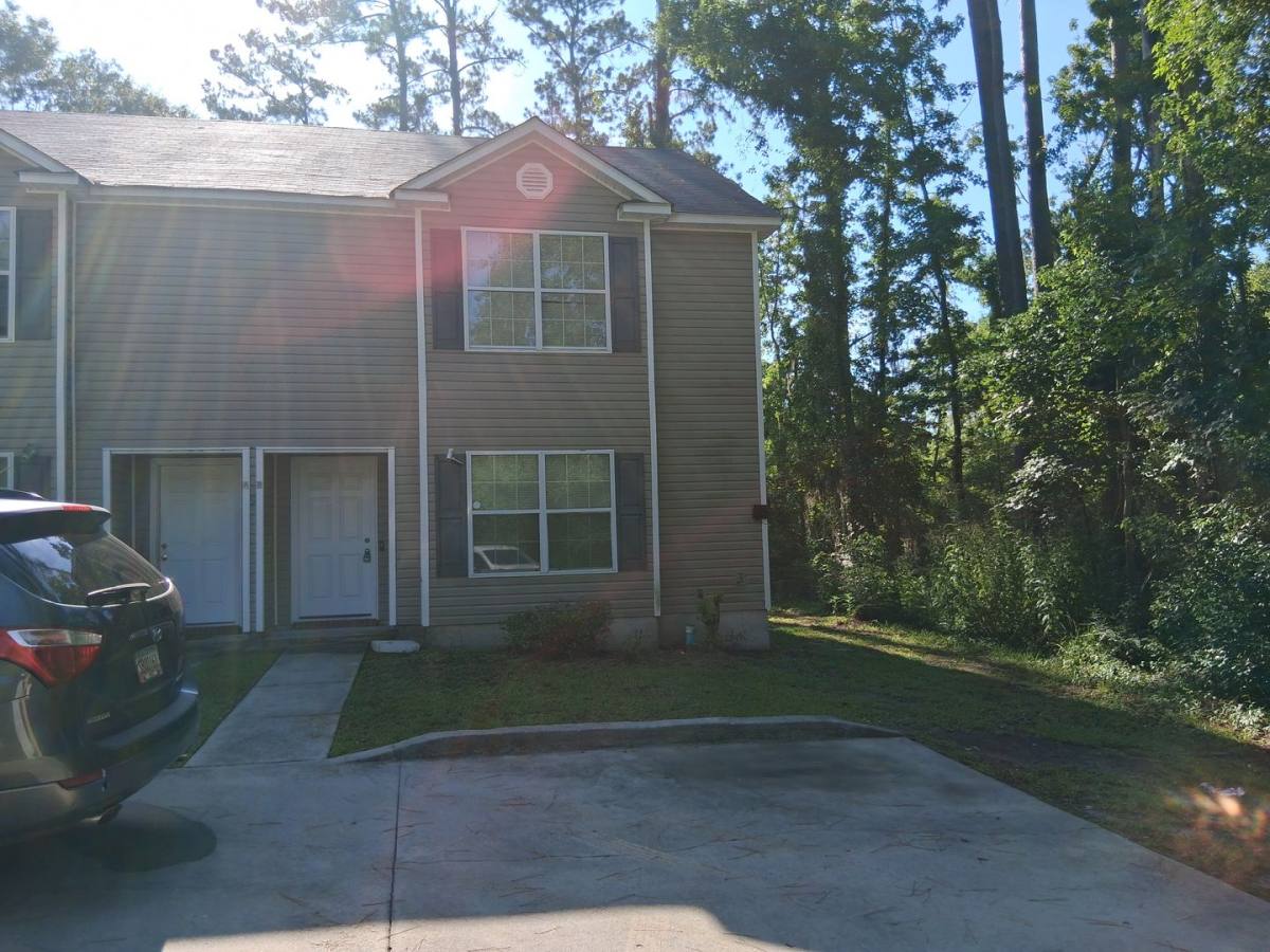 Apartment for rent at 895 Greenwood Dr, Valdosta, GA 31601
