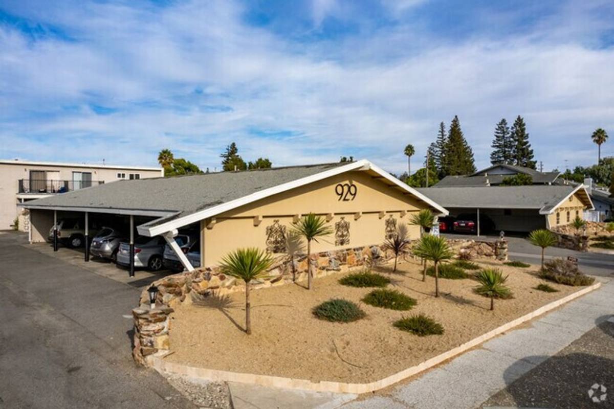 Apartment for rent at 929 Tamarack Lane, Sunnyvale, CA 94086