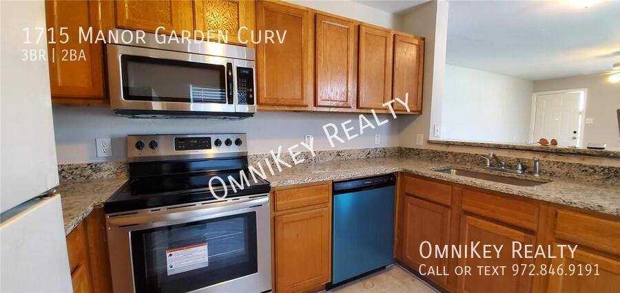 House for rent at 1715 Manor Garden Curve, Greenville, TX 75401