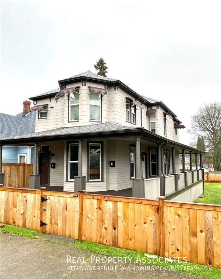 Apartment for rent at 715 S Sheridan Ave #2, Tacoma, WA 98405