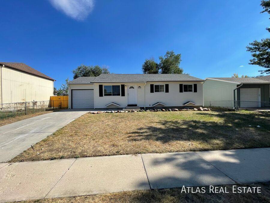 House for rent at 4419 Dewey Dr, Colorado Springs, CO 80916
