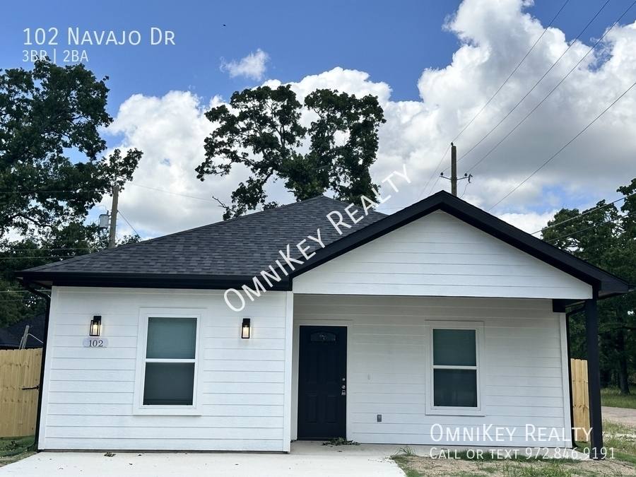 House for rent at 102 Navajo Dr, Mabank, TX 75156