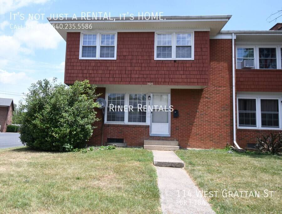 Townhouse for rent at 114 W Grattan St, Harrisonburg, VA 22801
