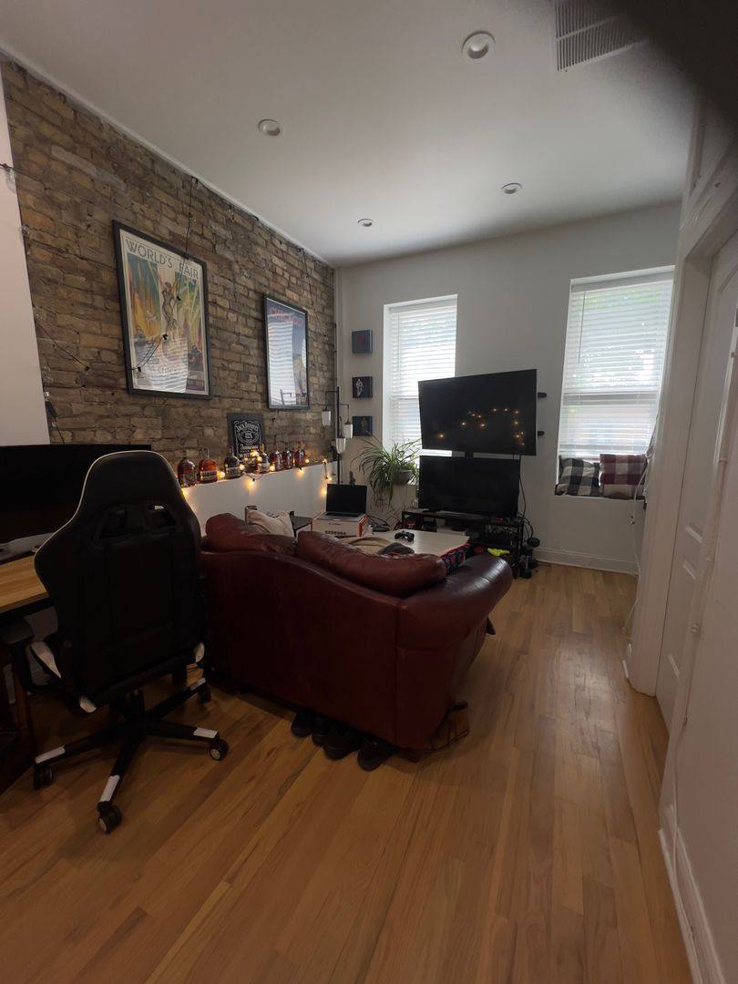 Apartment for rent at 1633 N Honore #2F, Chicago, IL 60622