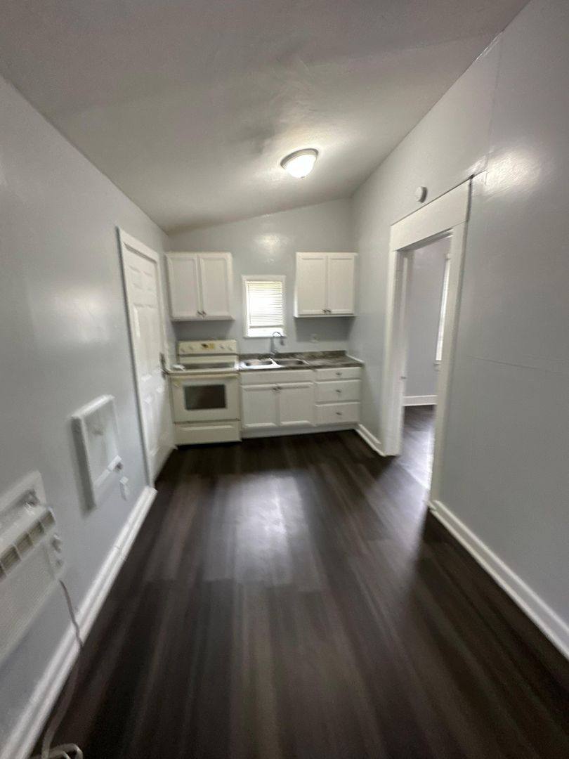 Apartment for rent at 1347 W 5th St, Jacksonville, FL 32209