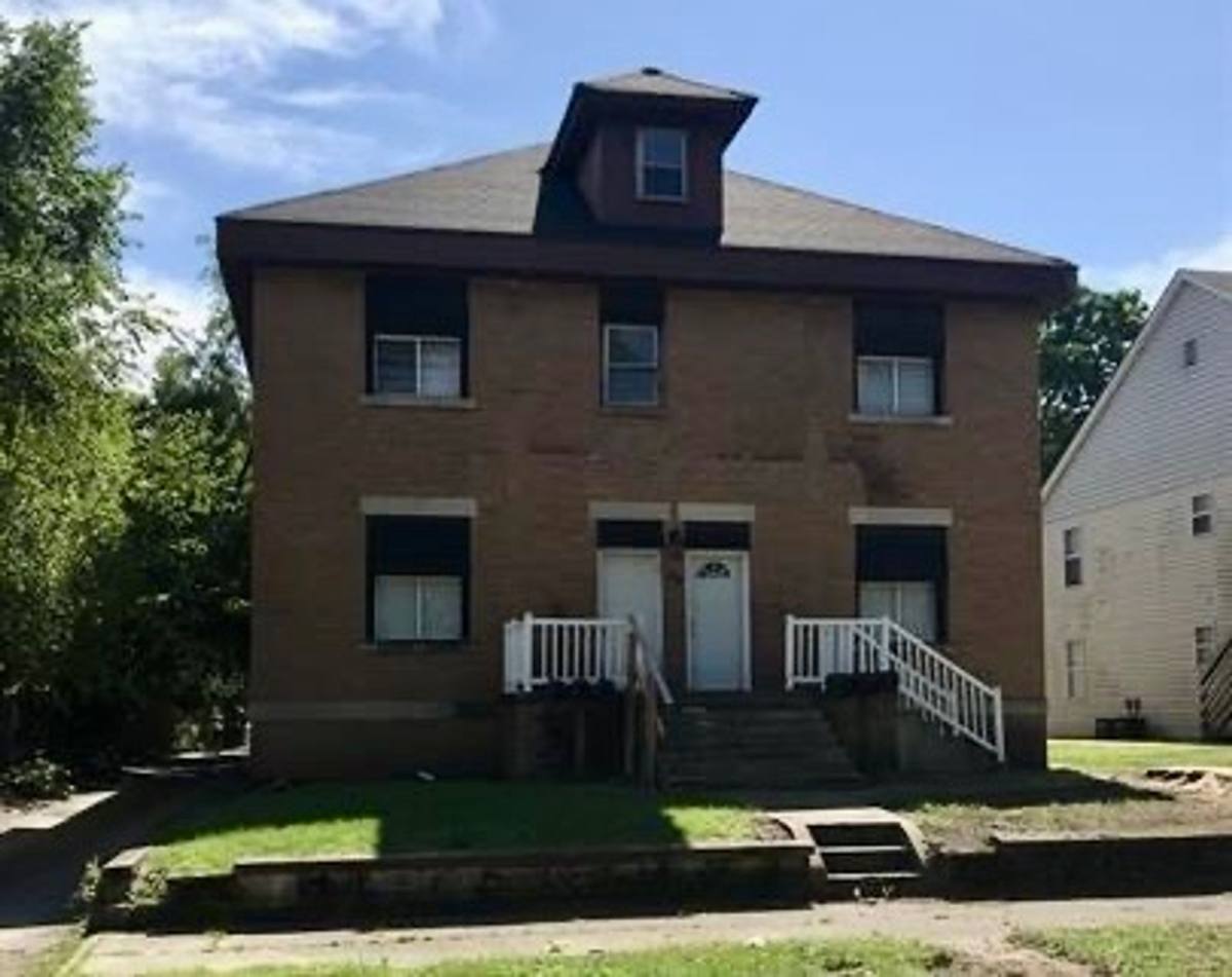 Apartment for rent at 518 S 5th St, Terre Haute, IN 47807