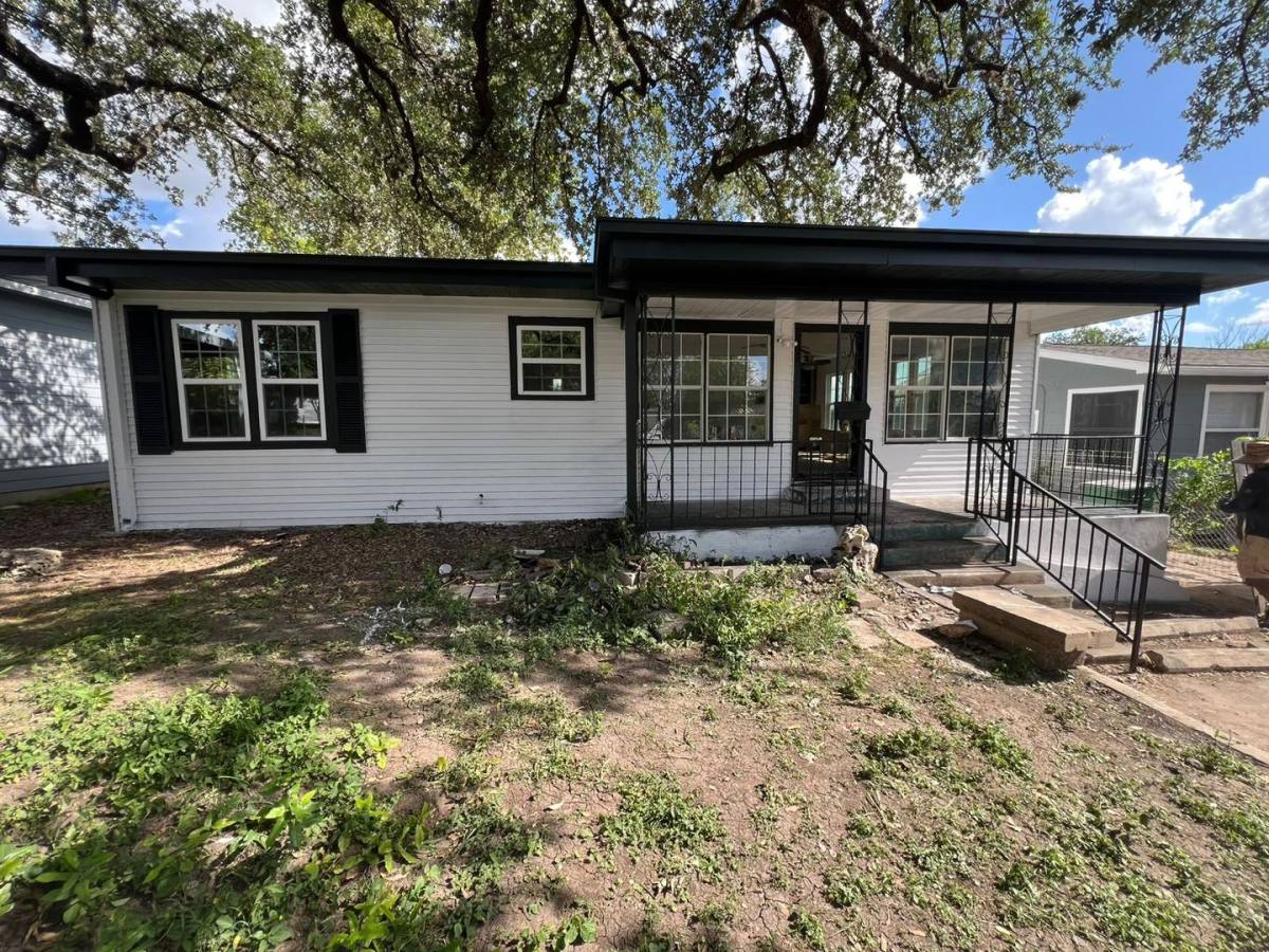 House for rent at 214 Nassau Dr, San Antonio, TX 78213