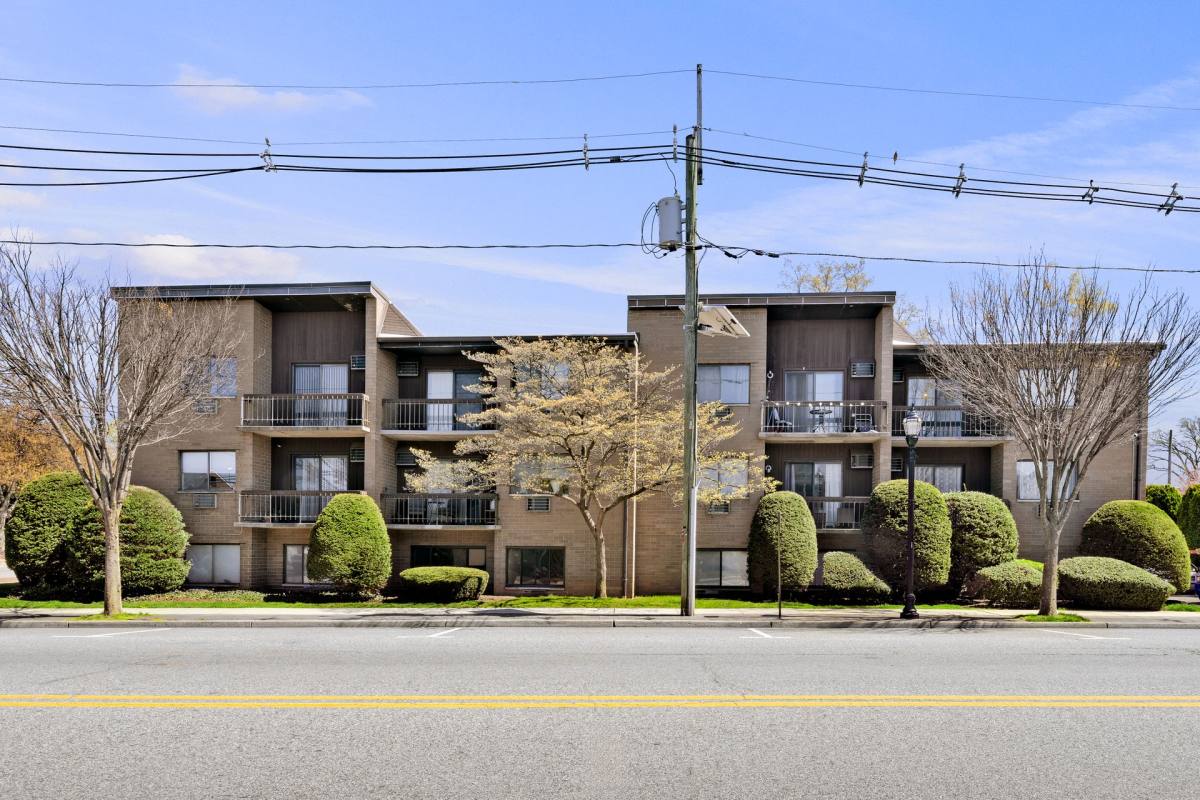 Apartment for rent at 420 Highland Ave, Wood Ridge, NJ 07075